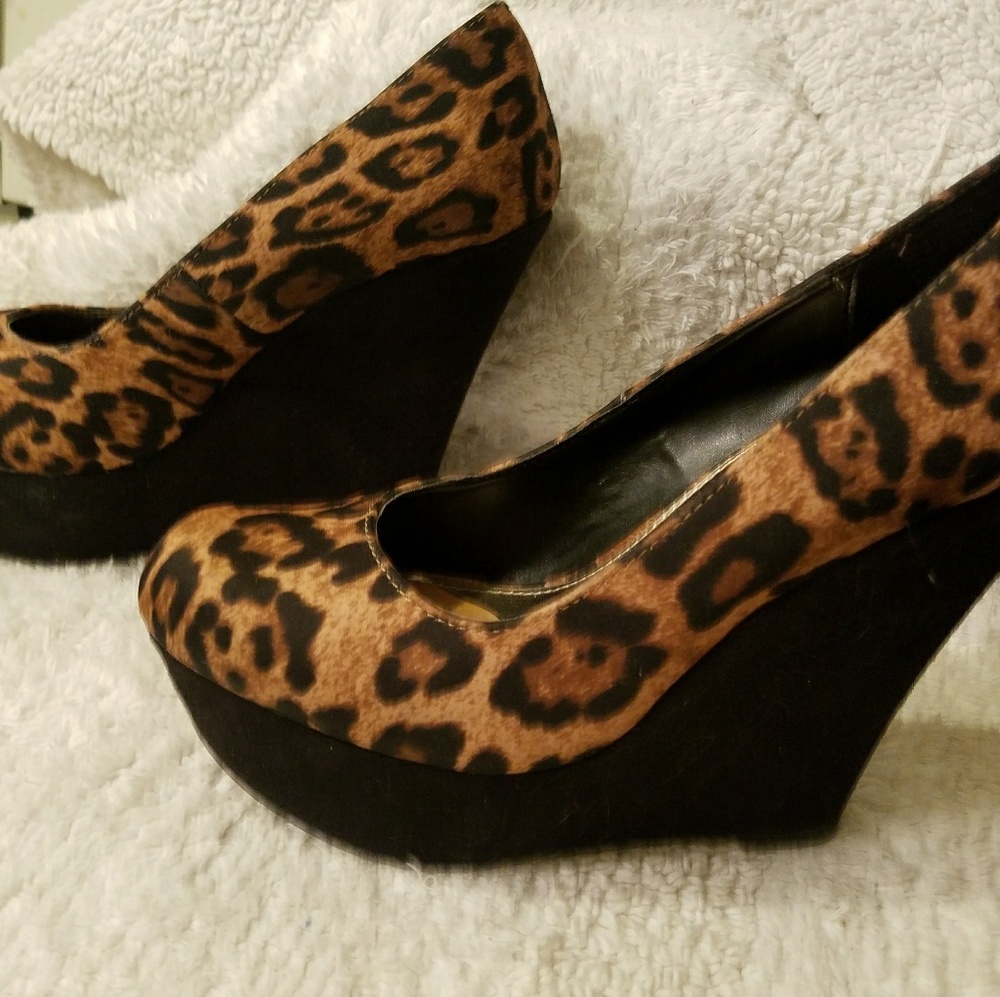 Leopard Print Wedges By Trash sz7